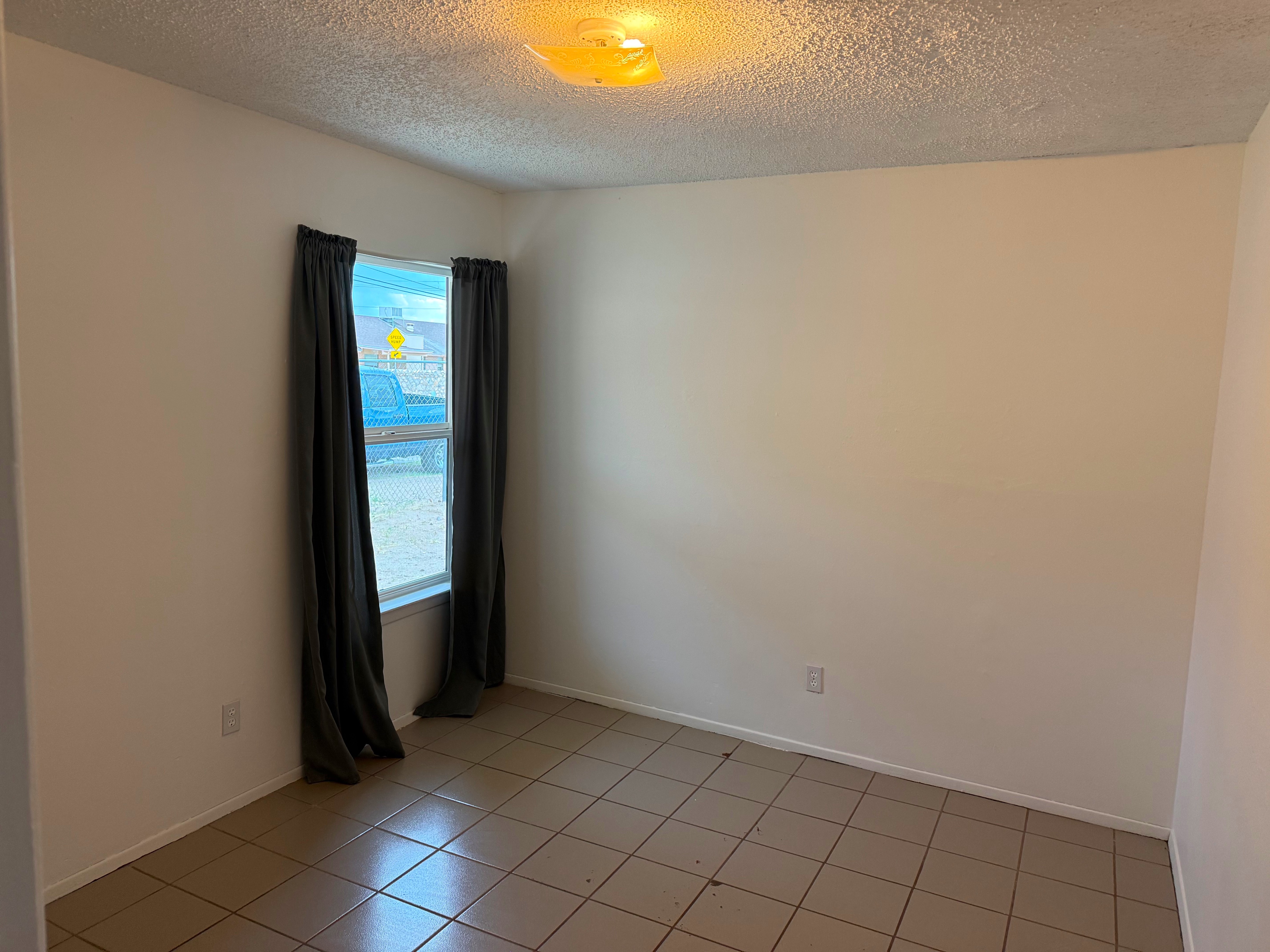 Bedroom1_1443