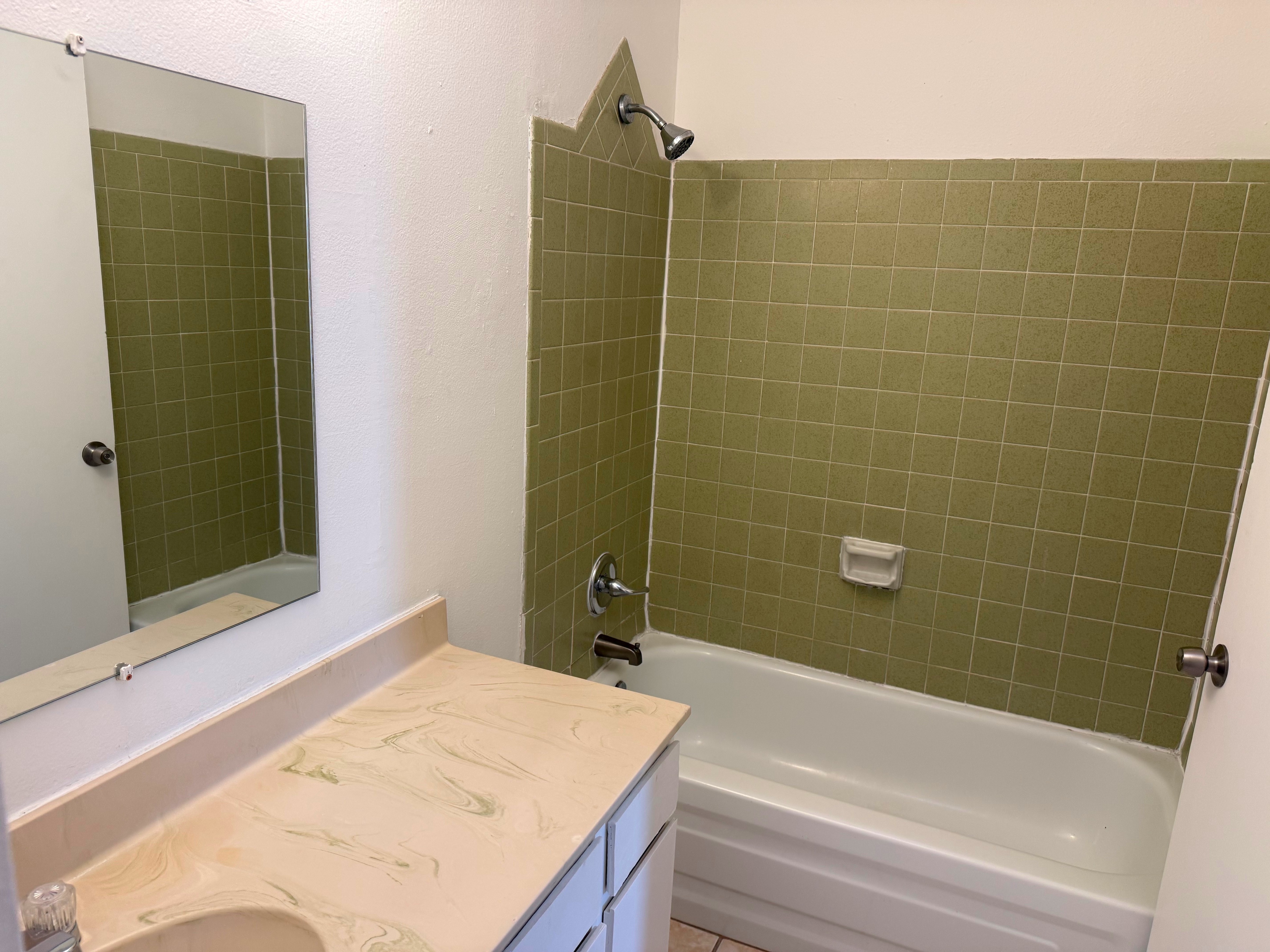 HallwayBath_1446